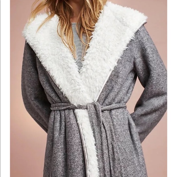 Robe - Picture 4 of 5